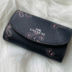Lovely Coach key wallet, brand new, never used